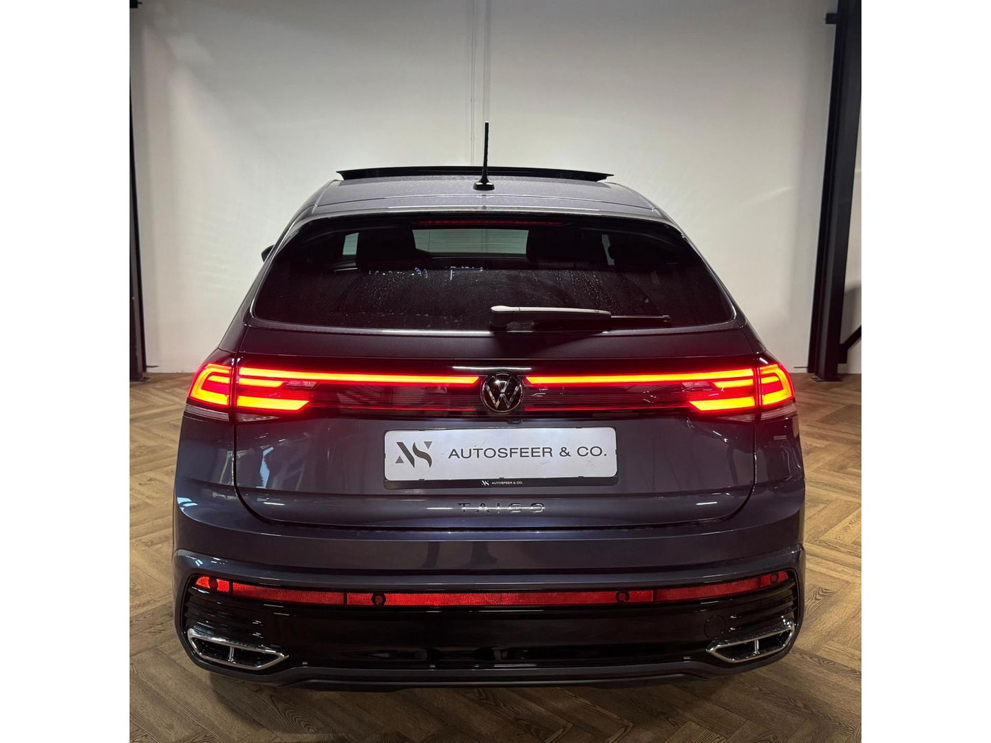 Volkswagen Taigo 1.5 TSI R-Line PANO KEYLESS VOL'