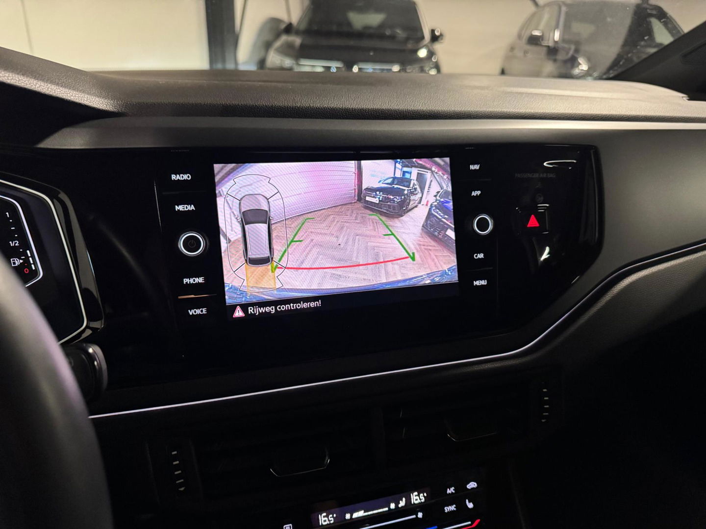 Volkswagen Taigo 1.5 TSI R-Line PANO KEYLESS VOL'