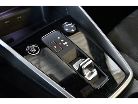 Audi A3 Sportback 40TFSI e Business S-line, Panoramadak, Applecarplay
