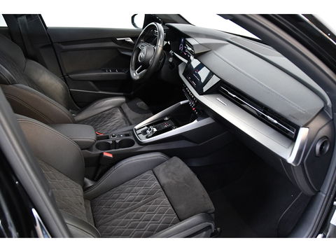 Audi A3 Sportback 40TFSI e Business S-line, Panoramadak, Applecarplay