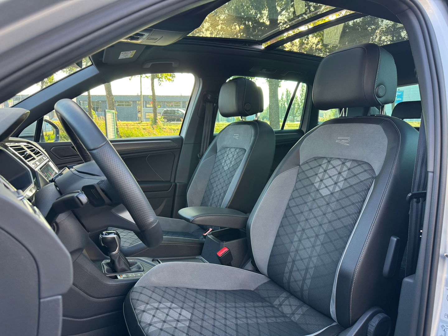 Volkswagen Tiguan 1.4 TSI eHybrid R-Line 245PK|Pano|ACC|Carplay|DCC|Camera