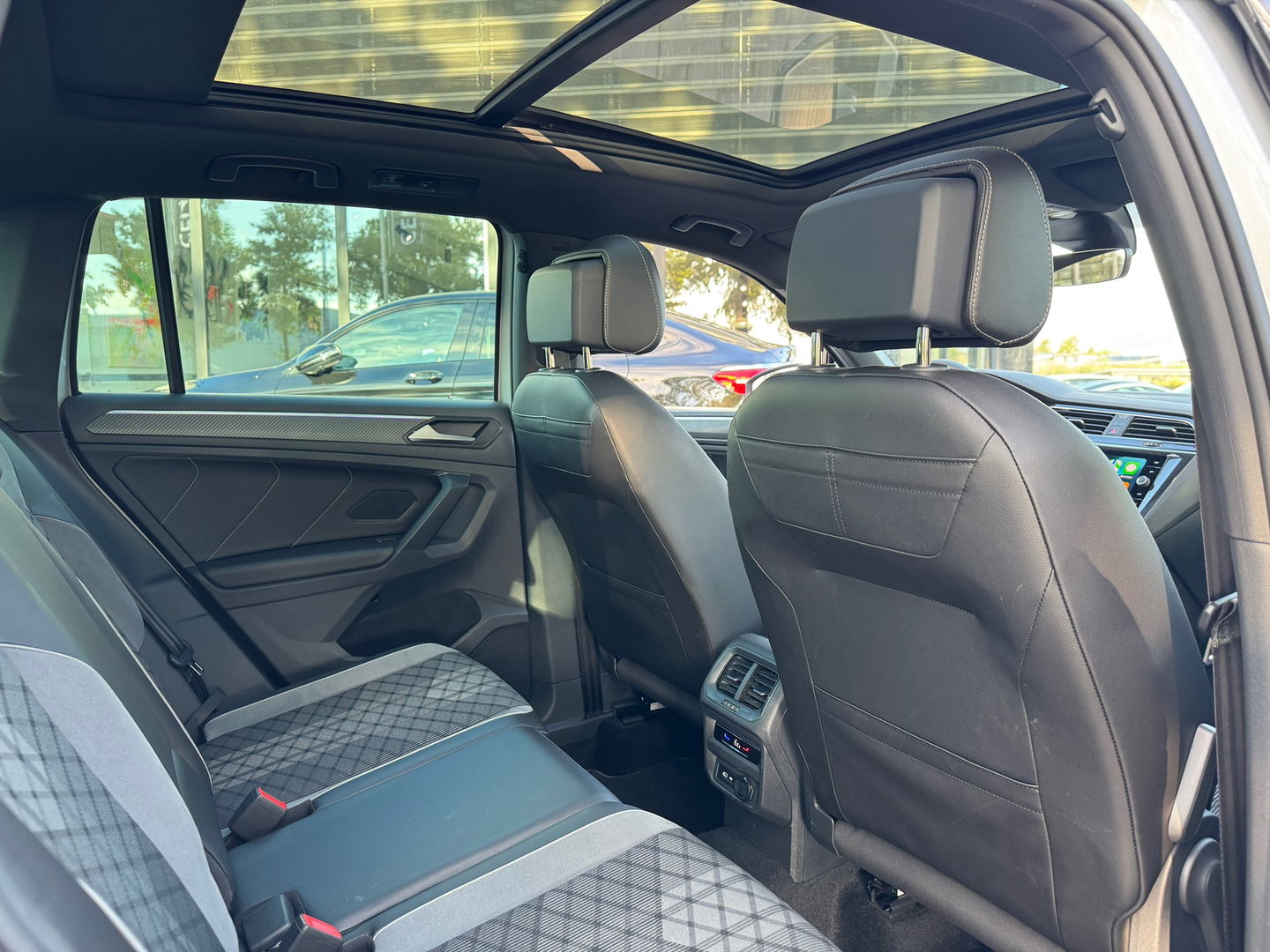 Volkswagen Tiguan 1.4 TSI eHybrid R-Line 245PK|Pano|ACC|Carplay|DCC|Camera