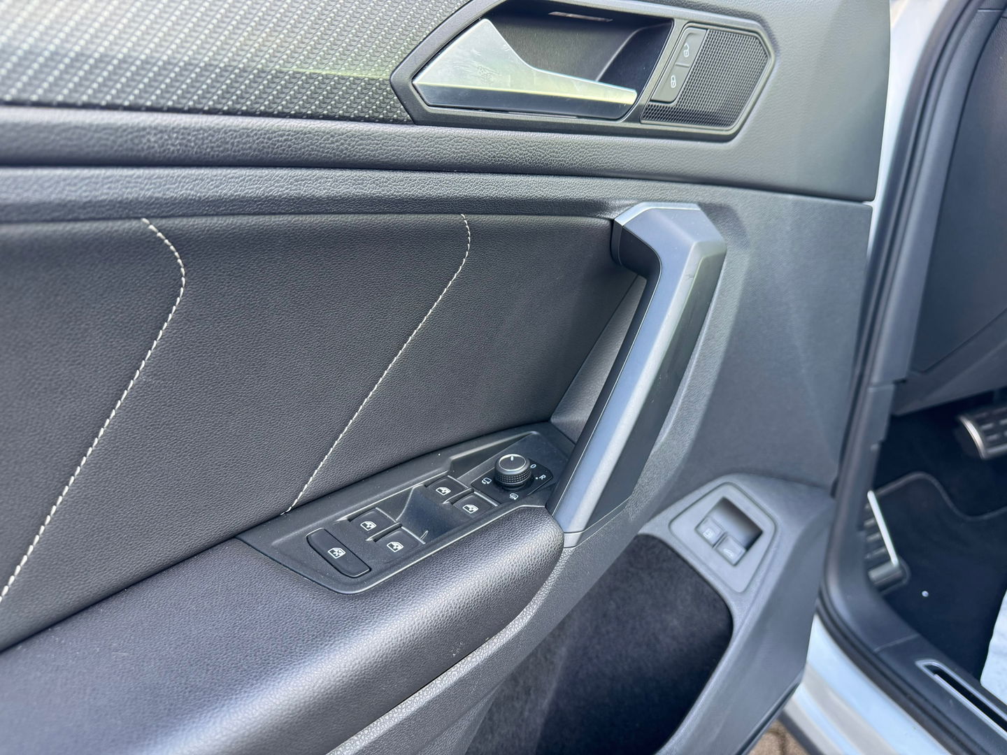 Volkswagen Tiguan 1.4 TSI eHybrid R-Line 245PK|Pano|ACC|Carplay|DCC|Camera