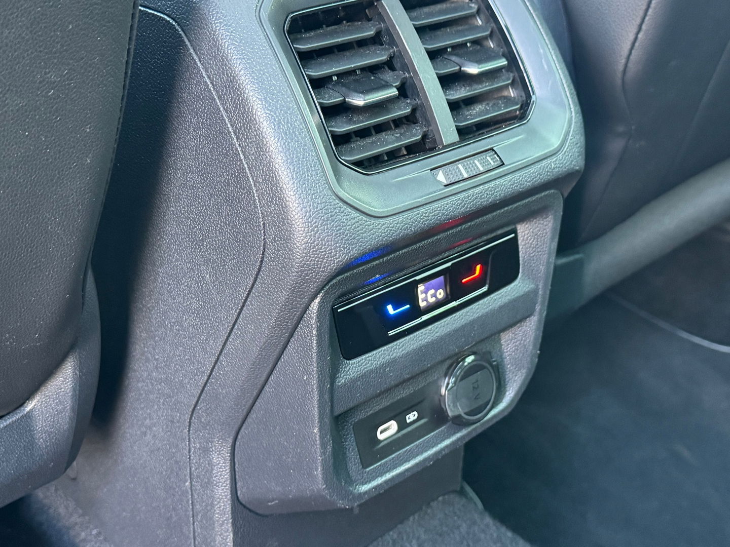 Volkswagen Tiguan 1.4 TSI eHybrid R-Line 245PK|Pano|ACC|Carplay|DCC|Camera