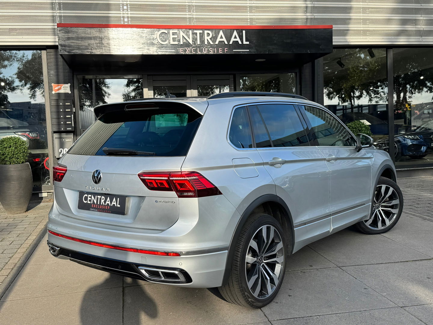 Volkswagen Tiguan 1.4 TSI eHybrid R-Line 245PK|Pano|ACC|Carplay|DCC|Camera