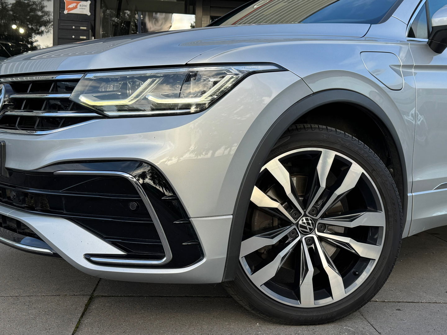Volkswagen Tiguan 1.4 TSI eHybrid R-Line 245PK|Pano|ACC|Carplay|DCC|Camera