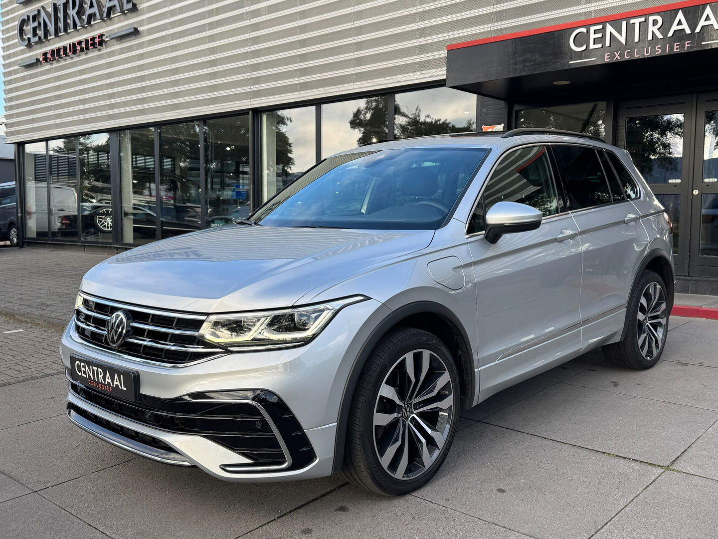 Volkswagen Tiguan 1.4 TSI eHybrid R-Line 245PK|Pano|ACC|Carplay|DCC|Camera