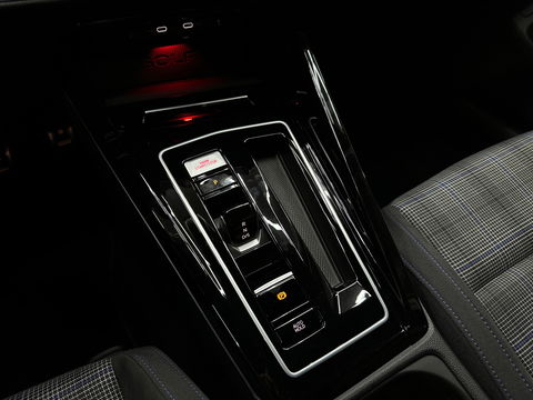Volkswagen Golf 1.5 eHybrid GTE Keyless|HuD|360Cam|IQ|Sfeer