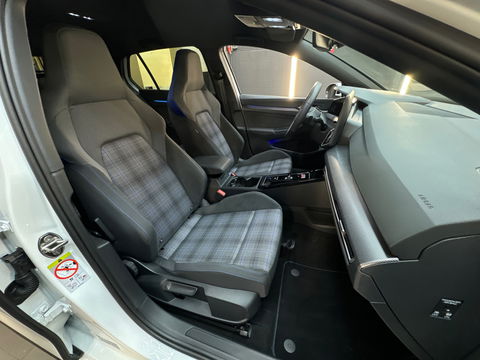 Volkswagen Golf 1.5 eHybrid GTE Keyless|HuD|360Cam|IQ|Sfeer