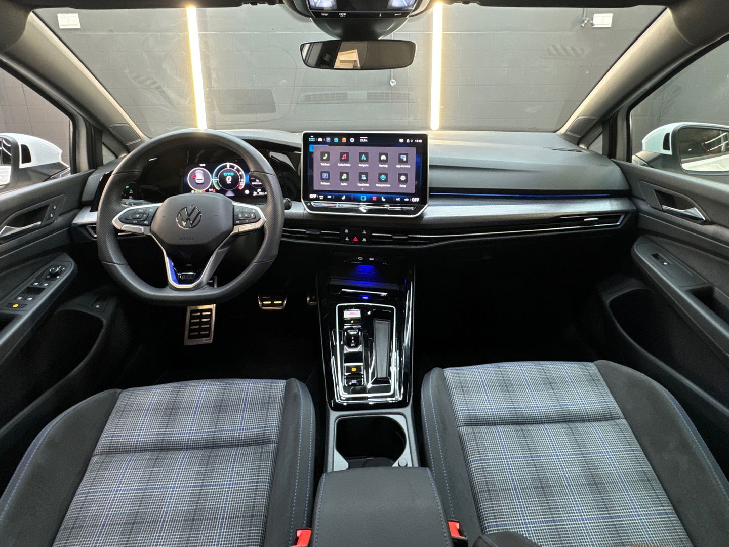 Volkswagen Golf 1.5 eHybrid GTE Keyless|HuD|360Cam|IQ|Sfeer
