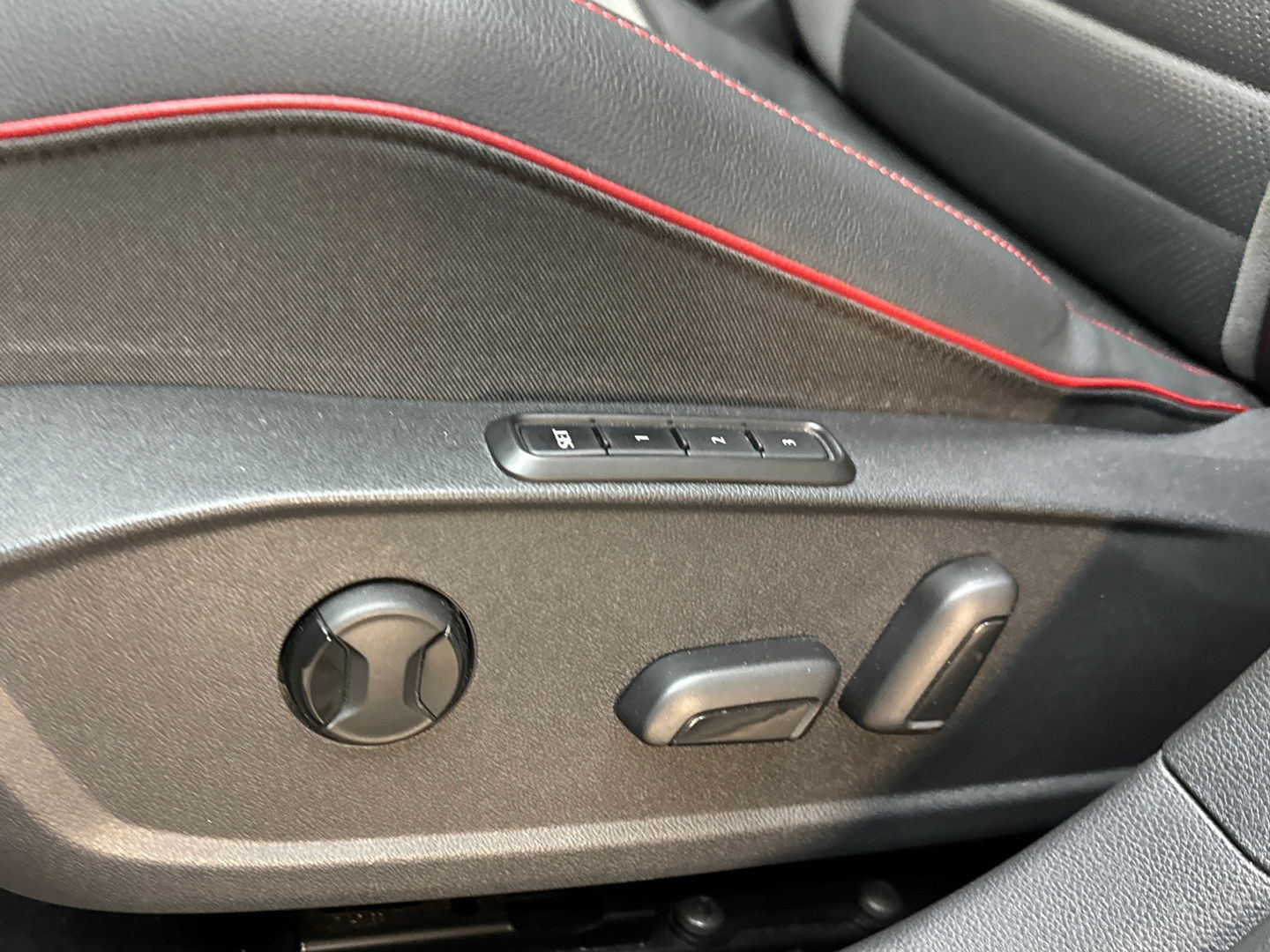 Volkswagen Golf 2.0 TSI GTI Pano|IQ|HuD|H/K|Memory|Trekhaak