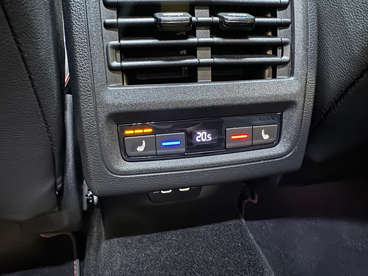 Volkswagen Golf 2.0 TSI GTI Pano|IQ|HuD|H/K|Memory|Trekhaak