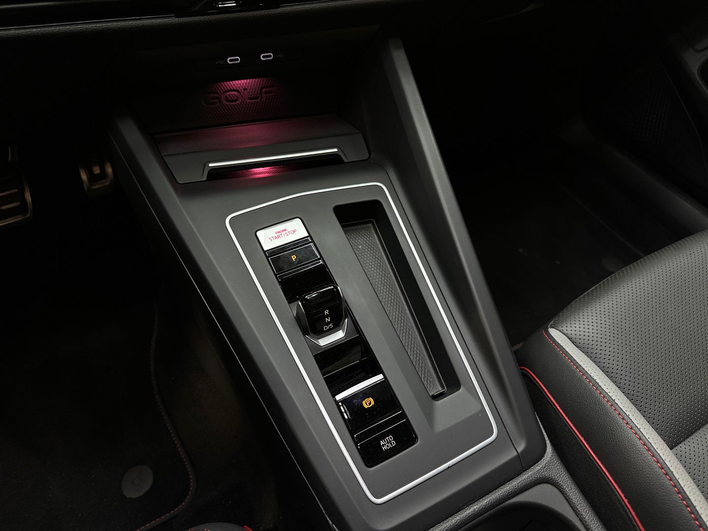 Volkswagen Golf 2.0 TSI GTI Pano|IQ|HuD|H/K|Memory|Trekhaak