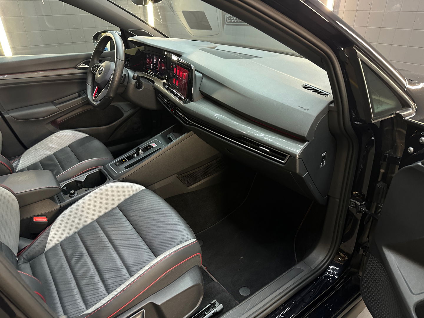 Volkswagen Golf 2.0 TSI GTI Pano|IQ|HuD|H/K|Memory|Trekhaak