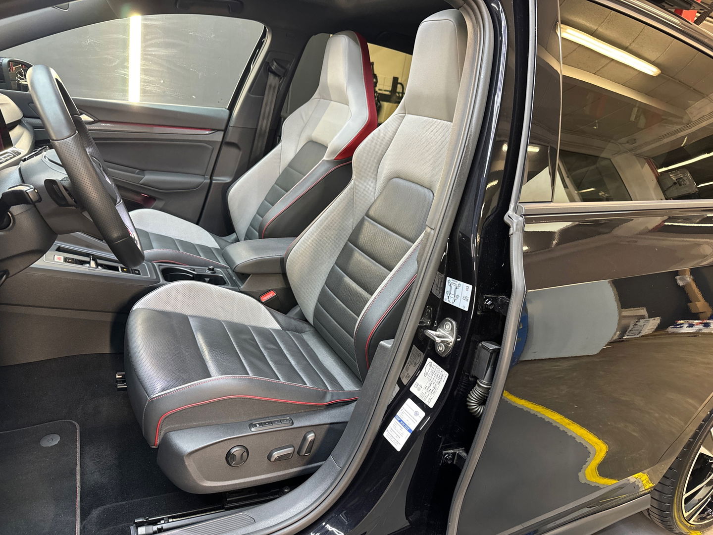 Volkswagen Golf 2.0 TSI GTI Pano|IQ|HuD|H/K|Memory|Trekhaak