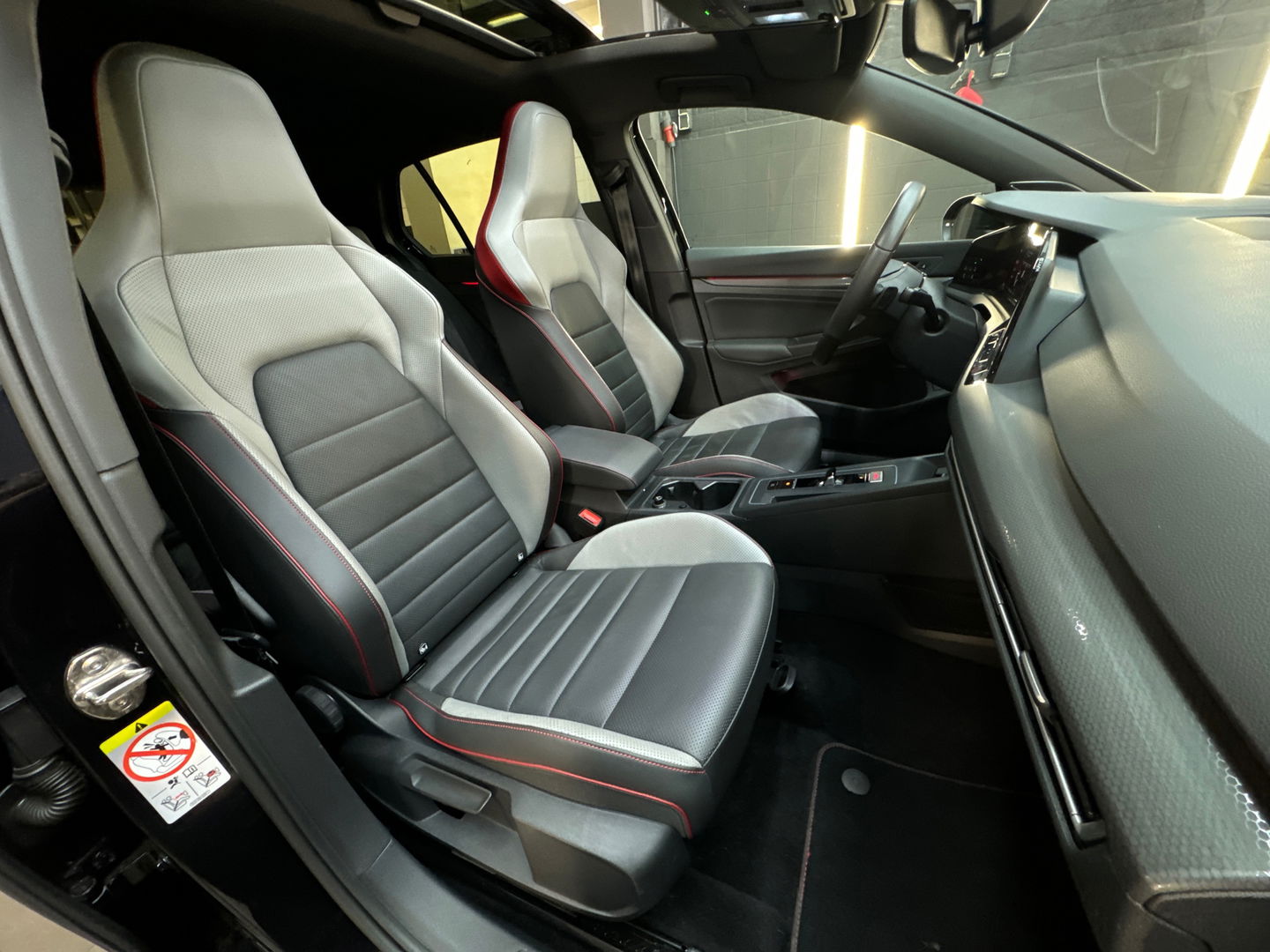 Volkswagen Golf 2.0 TSI GTI Pano|IQ|HuD|H/K|Memory|Trekhaak