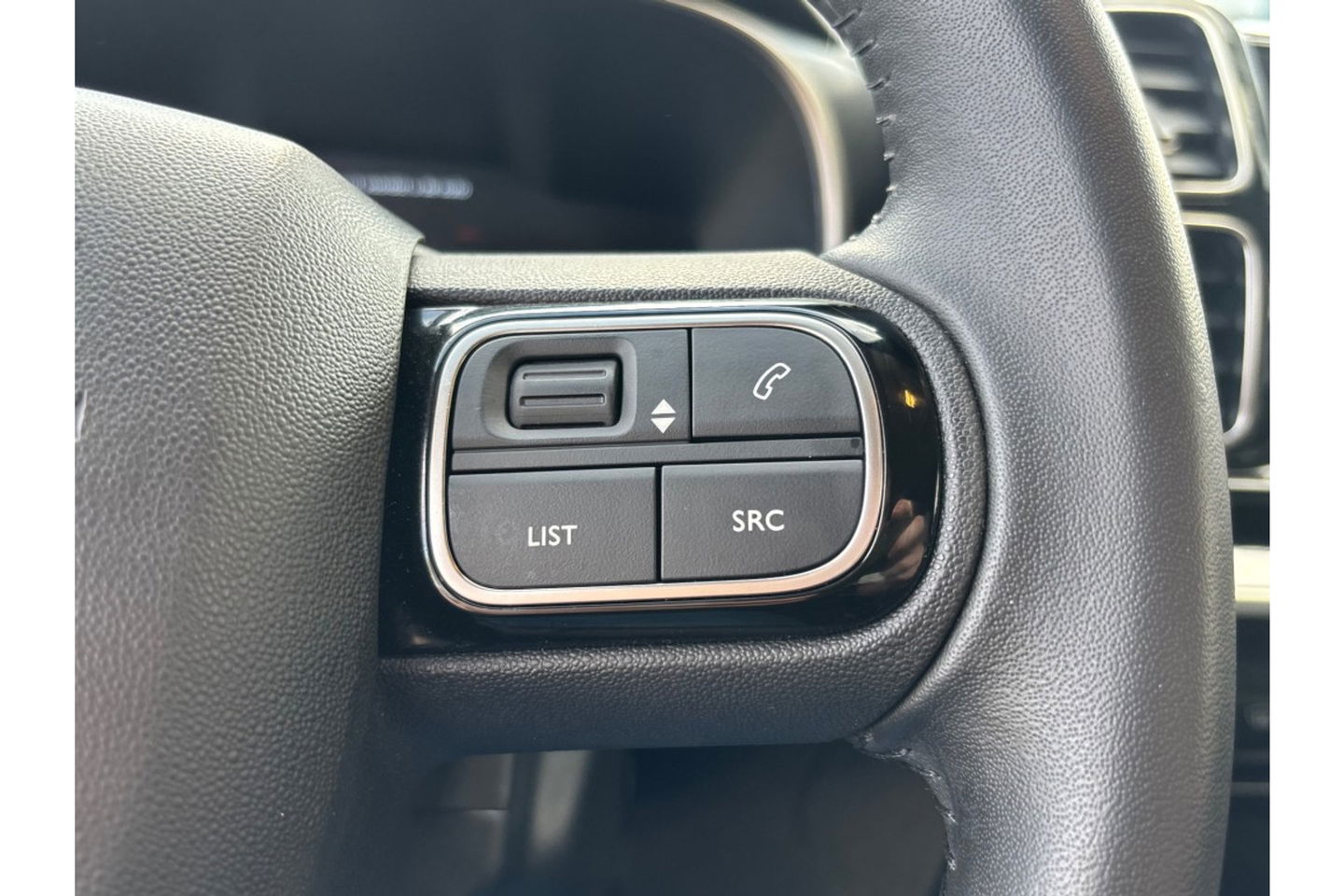 Citroën C5 Aircross 1.2 PURETECH FEEL PACK AIRCO NAVI CARPLAY PDC-CAMERA.