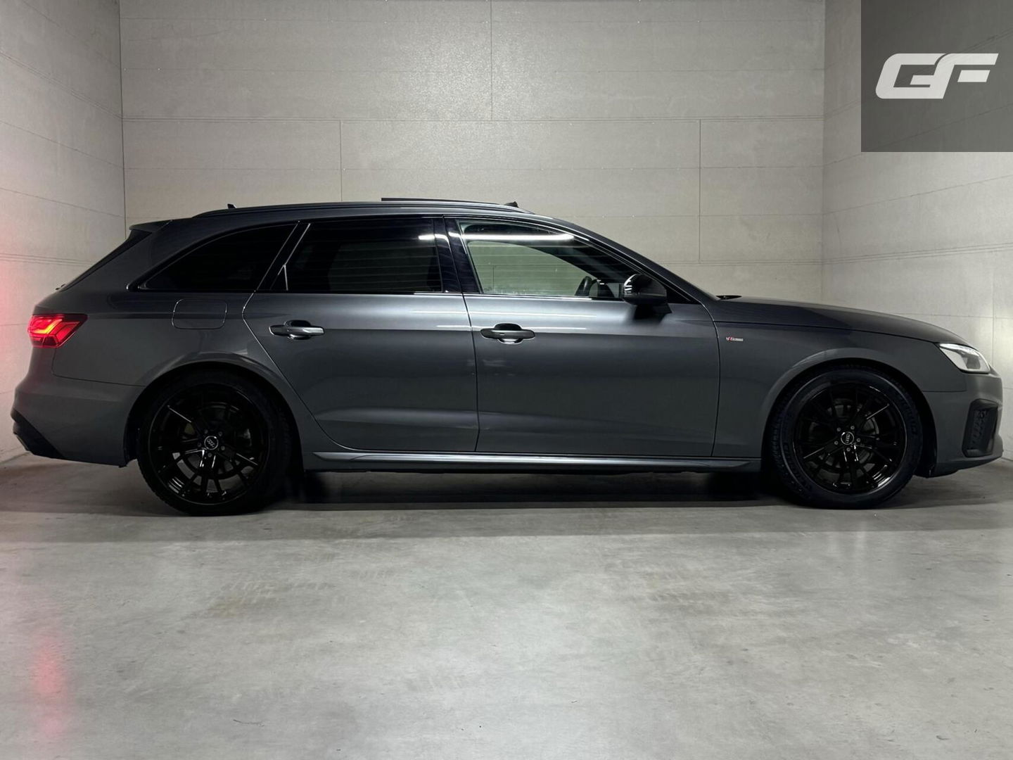 Audi A4 Avant 35 TFSI S-Line Black Edition Pano Virtual Sfeer NAP
