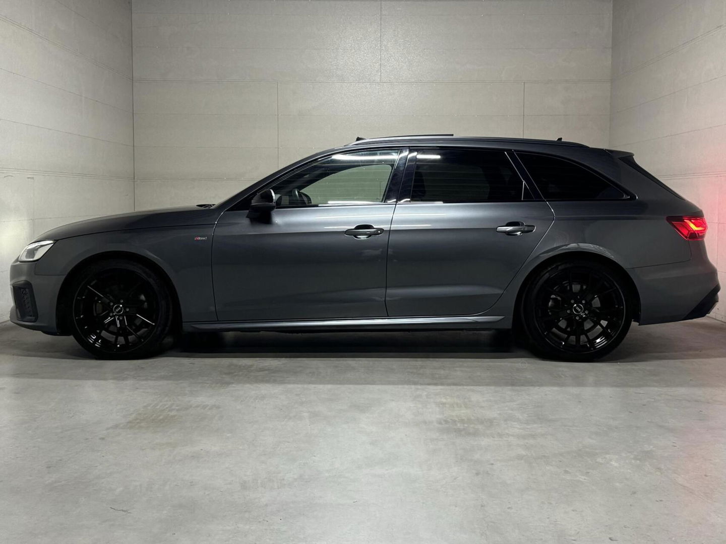 Audi A4 Avant 35 TFSI S-Line Black Edition Pano Virtual Sfeer NAP