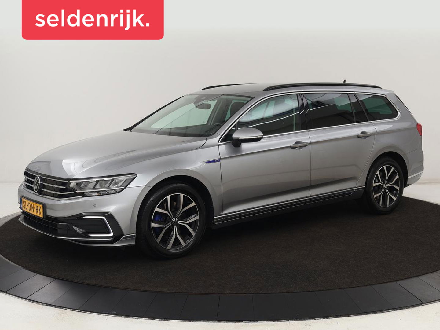 Volkswagen Passat 1.4 TSI PHEV GTE Business | Adaptive Cruise | Navigatie | Massage | Stoelverwarming | Carplay | Parkeerhulp | Plug In
