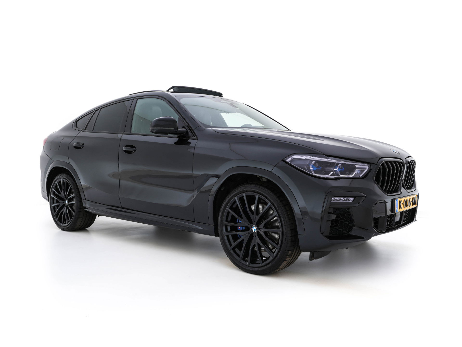 BMW X6 M50d High Executive AWD (INCL-BTW) Aut. *PANO | HEAD-UP | LASER-LIGHT | LUXURY-LEATHER | ADAPTIVE-CRUISE | SOFT-CLOSE | HARMAN/KARDON | BLIND-SPOT | MEMORY-PACK | BMW-INDIVIDUAL | HEATED-SPORTSEATS | TOP-VIEW | TOWB