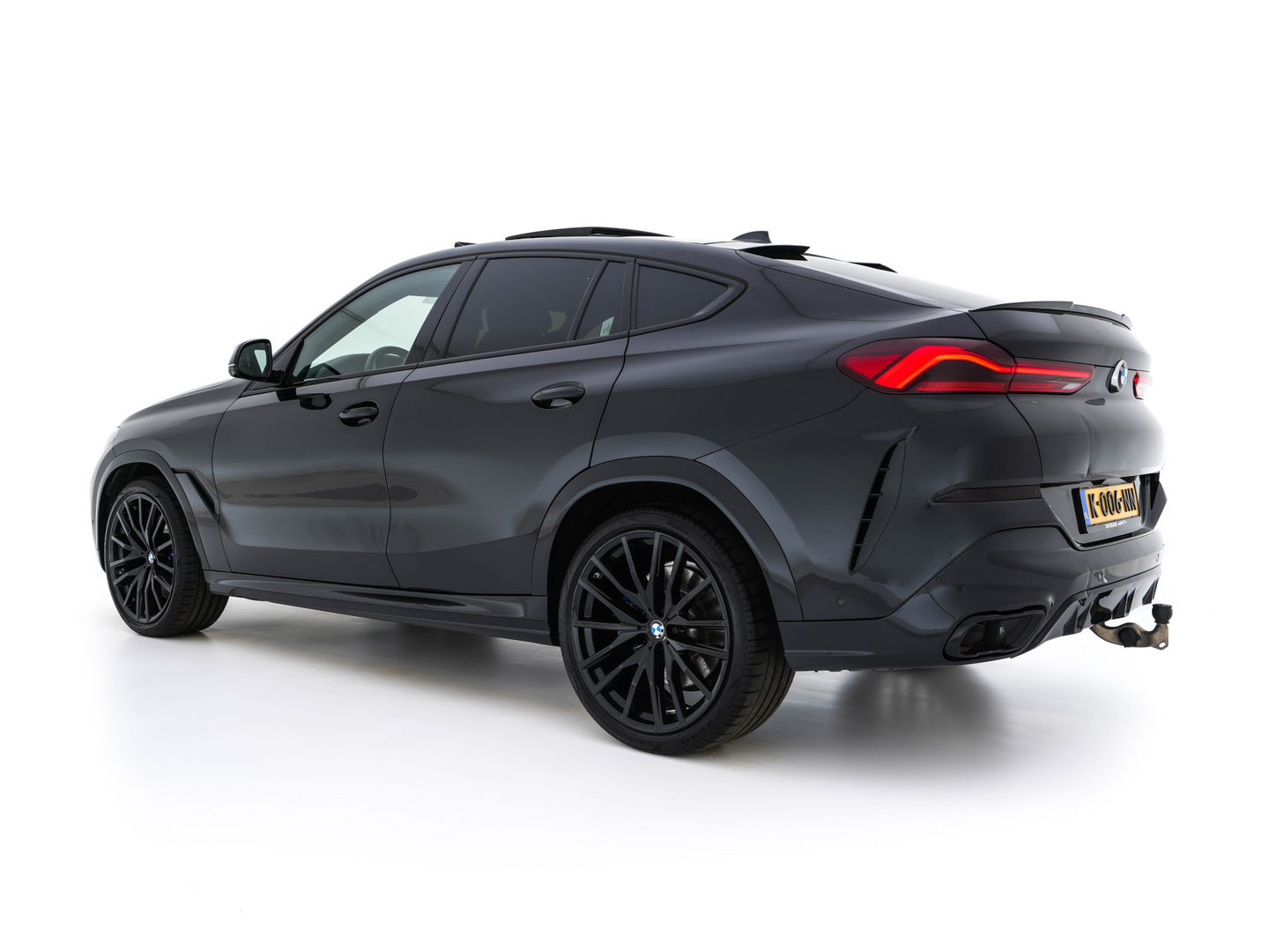 BMW X6 M50d High Executive AWD (INCL-BTW) Aut. *PANO | HEAD-UP | LASER-LIGHT | LUXURY-LEATHER | ADAPTIVE-CRUISE | SOFT-CLOSE | HARMAN/KARDON | BLIND-SPOT | MEMORY-PACK | BMW-INDIVIDUAL | HEATED-SPORTSEATS | TOP-VIEW | TOWB