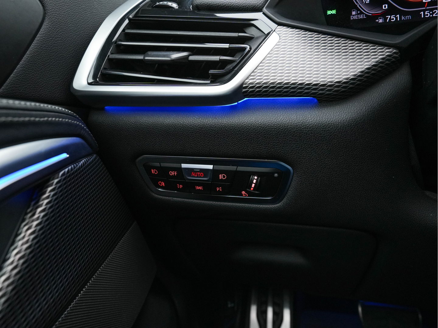 BMW X6 M50d High Executive AWD (INCL-BTW) Aut. *PANO | HEAD-UP | LASER-LIGHT | LUXURY-LEATHER | ADAPTIVE-CRUISE | SOFT-CLOSE | HARMAN/KARDON | BLIND-SPOT | MEMORY-PACK | BMW-INDIVIDUAL | HEATED-SPORTSEATS | TOP-VIEW | TOWB