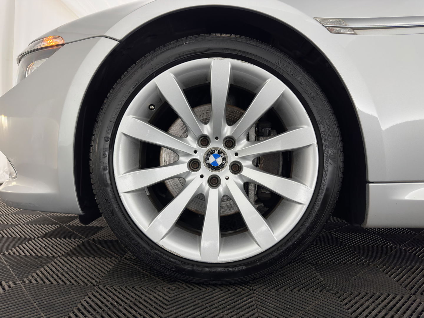 BMW 6 Serie Cabrio 650i Aut. *LUXURY-LEATHER | BI-XENON | MEMORY-PACK | SHIFT-PADDLES | HEATED-SPORTSEATS | KEYLESS | NAVI-FULLMAP | ECC | HEAD-UP | PDC | CRUISE | AIRSCARF | 19''ALU*