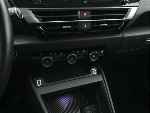 Citroën Ë-C4 Shine 50 kWh [ 3-Fase ] Aut *HEAD-UP | FULL-LED | LEATHER-MICROFIBRE | CAMERA | DIGI-COCKPIT | NAVI-FULLMAP | KEYLESS | COMFORT-SEATS | ECC | LANE-ASSIST | PDC | CCS-FASTLOADER | CRUISE | CARPLAY | 18''ALU*