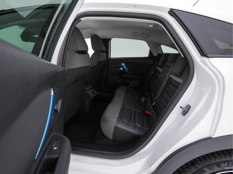 Citroën Ë-C4 Shine 50 kWh [ 3-Fase ] Aut *HEAD-UP | FULL-LED | LEATHER-MICROFIBRE | CAMERA | DIGI-COCKPIT | NAVI-FULLMAP | KEYLESS | COMFORT-SEATS | ECC | LANE-ASSIST | PDC | CCS-FASTLOADER | CRUISE | CARPLAY | 18''ALU*