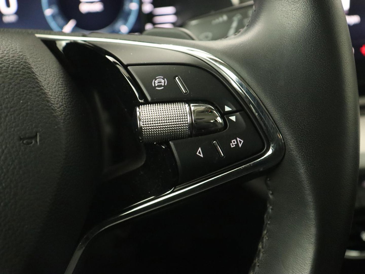 Škoda Octavia 1.4 TSI iV PHEV Business Edition | Stoelverwarming | Carplay | Full LED | Keyless | Sfeerverlichting | Digital Cockpit | Climate control | Cruise control | Parkeerhulp | Plug In