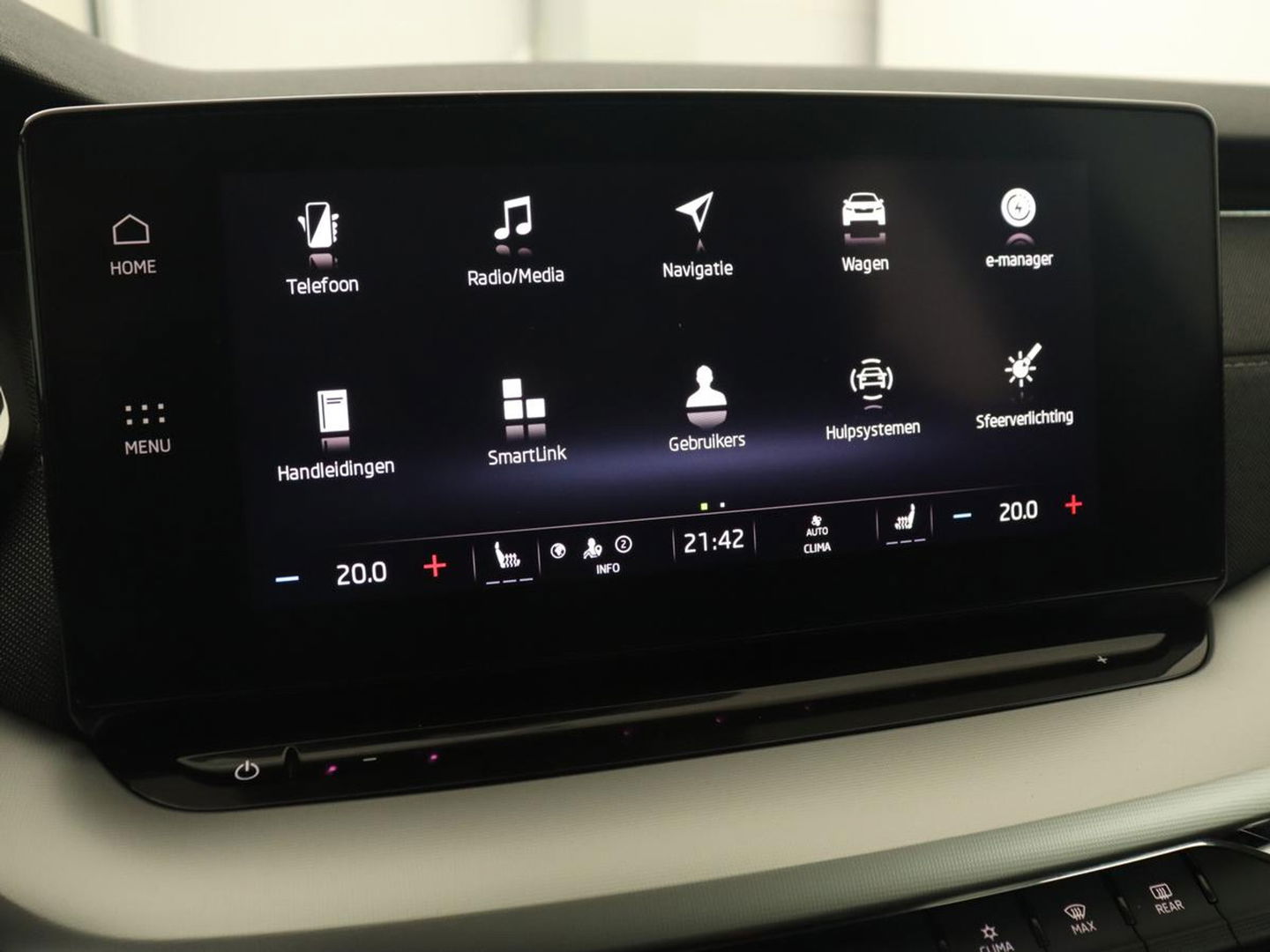 Škoda Octavia 1.4 TSI iV PHEV Business Edition | Stoelverwarming | Carplay | Full LED | Keyless | Sfeerverlichting | Digital Cockpit | Climate control | Cruise control | Parkeerhulp | Plug In