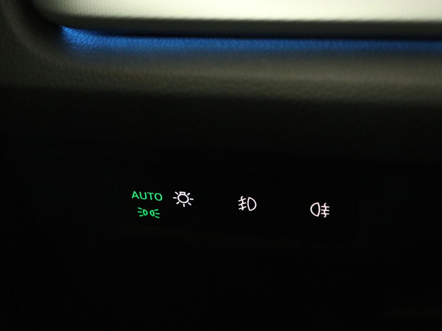 Škoda Octavia 1.4 TSI iV PHEV Business Edition | Stoelverwarming | Carplay | Full LED | Keyless | Sfeerverlichting | Digital Cockpit | Climate control | Cruise control | Parkeerhulp | Plug In