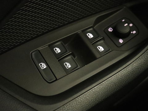 Škoda Octavia 1.4 TSI iV PHEV Business Edition | Stoelverwarming | Carplay | Full LED | Keyless | Sfeerverlichting | Digital Cockpit | Climate control | Cruise control | Parkeerhulp | Plug In