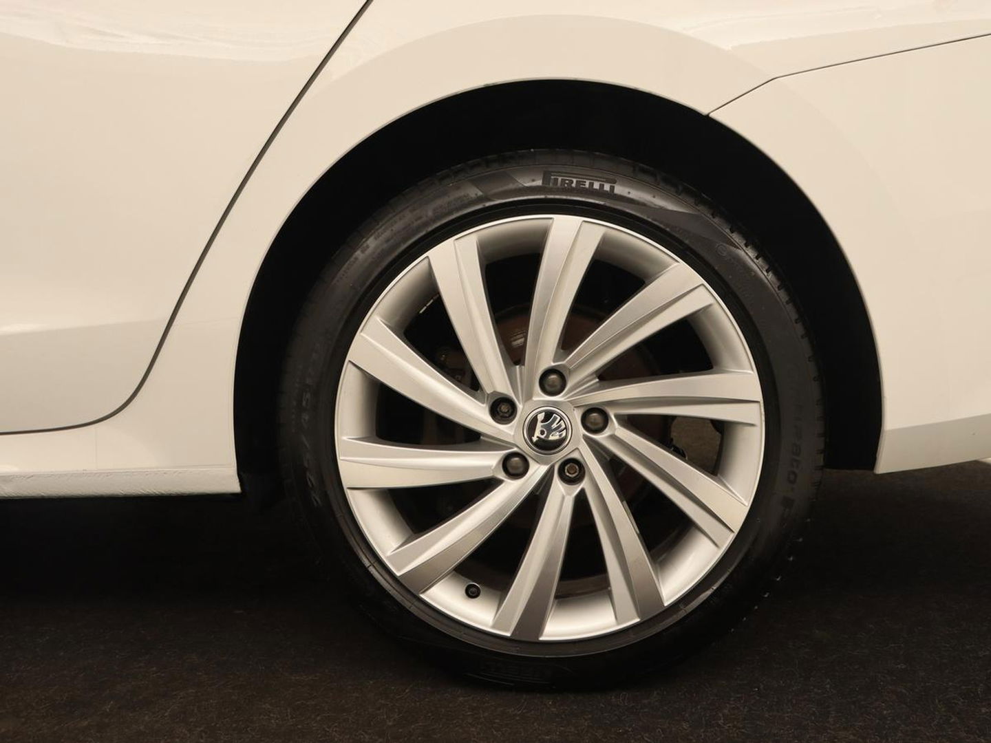 Škoda Octavia 1.4 TSI iV PHEV Business Edition | Stoelverwarming | Carplay | Full LED | Keyless | Sfeerverlichting | Digital Cockpit | Climate control | Cruise control | Parkeerhulp | Plug In