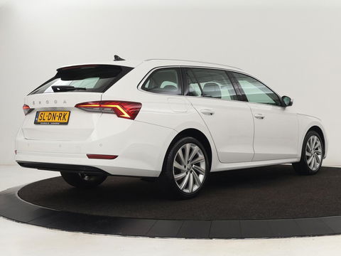 Škoda Octavia 1.4 TSI iV PHEV Business Edition | Stoelverwarming | Carplay | Full LED | Keyless | Sfeerverlichting | Digital Cockpit | Climate control | Cruise control | Parkeerhulp | Plug In
