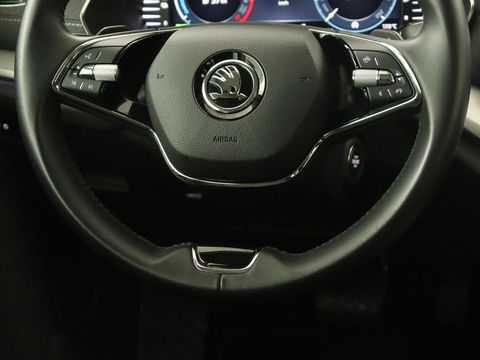 Škoda Octavia 1.4 TSI iV PHEV Business Edition | Stoelverwarming | Carplay | Full LED | Keyless | Sfeerverlichting | Digital Cockpit | Climate control | Cruise control | Parkeerhulp | Plug In