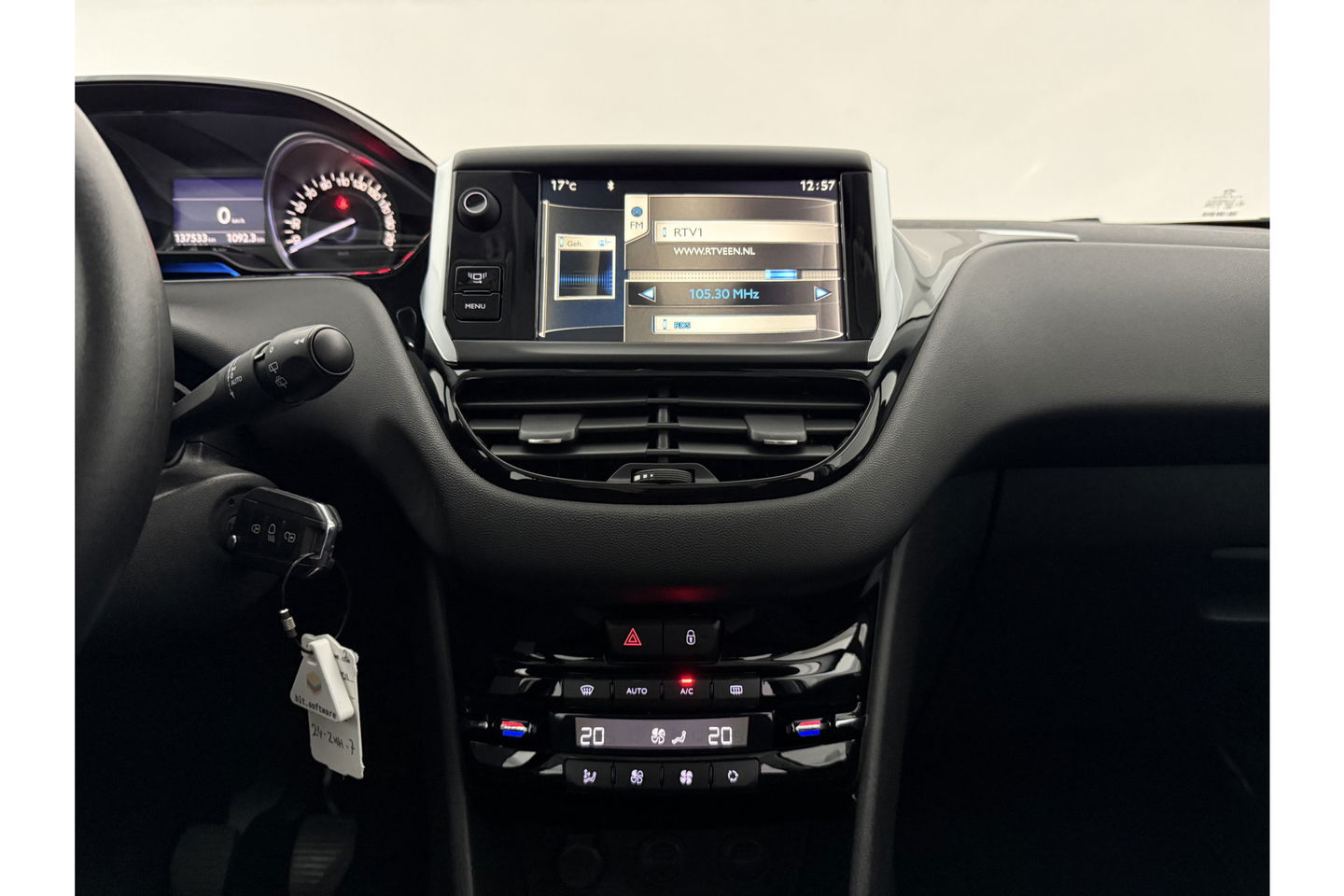 Peugeot 208 1.2 VTi Envy | Clima | Cruise | Navigatie | Parkeersensoren