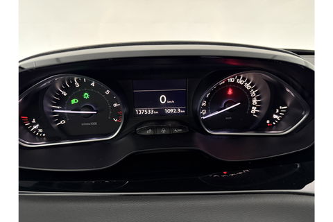 Peugeot 208 1.2 VTi Envy | Clima | Cruise | Navigatie | Parkeersensoren