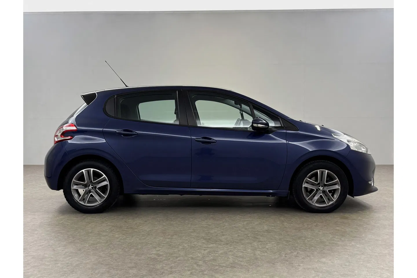 Peugeot 208 1.2 VTi Envy | Clima | Cruise | Navigatie | Parkeersensoren