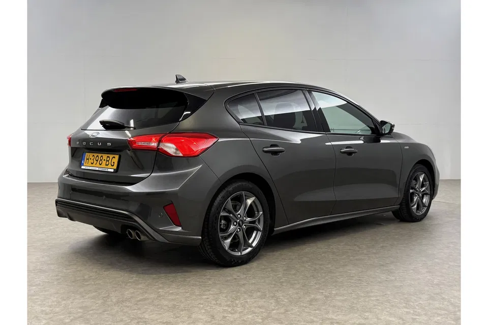 Ford Focus 1.0 EcoBoost ST Line Business | LED | Carplay | Clima | Cruise | Navigatie | Parkeersens. | 17''LMV