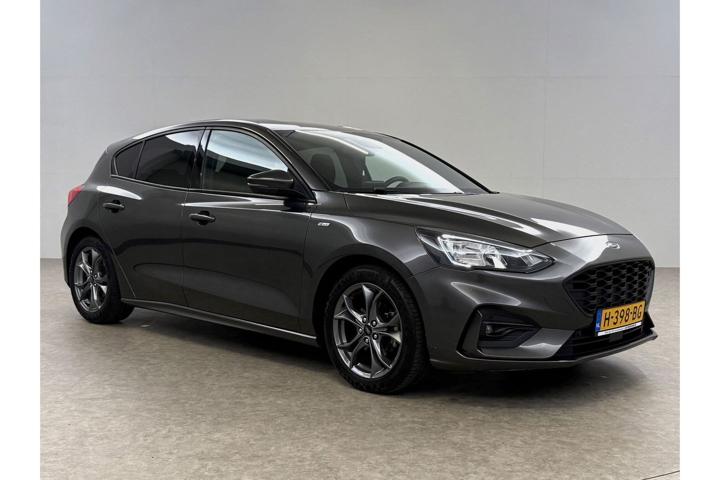 Ford Focus 1.0 EcoBoost ST Line Business | LED | Carplay | Clima | Cruise | Navigatie | Parkeersens. | 17''LMV