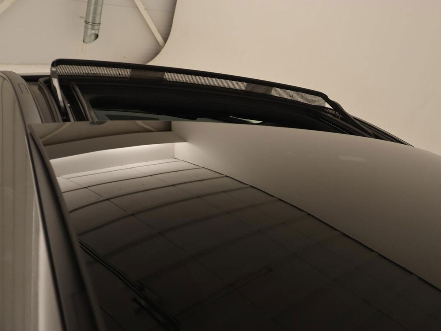 Mercedes-Benz A-Klasse 180 Business Solution AMG | Panoramadak | Stoelverwarming | Leder/Alcantara | Navigatie | Park Assist | Camera | Widescreen | Full LED