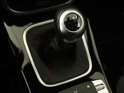 Mercedes-Benz A-Klasse 180 Business Solution AMG | Panoramadak | Stoelverwarming | Leder/Alcantara | Navigatie | Park Assist | Camera | Widescreen | Full LED
