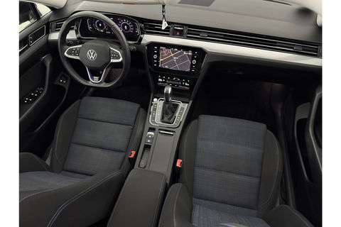 Volkswagen Passat 1.4 TSI 218PK GTE | Panoramadak | Virtual Cockpit | LED | Camera | Trekhaak | Navigatie | Adaptive Cruise