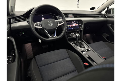Volkswagen Passat 1.4 TSI 218PK GTE | Panoramadak | Virtual Cockpit | LED | Camera | Trekhaak | Navigatie | Adaptive Cruise
