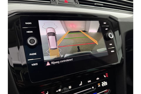 Volkswagen Passat 1.4 TSI 218PK GTE | Panoramadak | Virtual Cockpit | LED | Camera | Trekhaak | Navigatie | Adaptive Cruise
