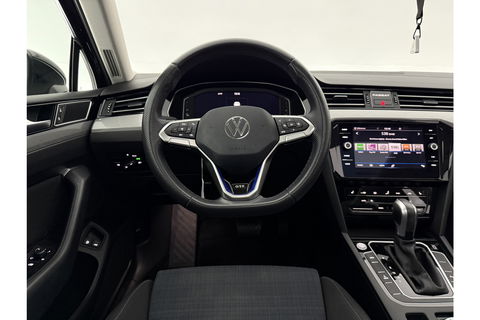 Volkswagen Passat 1.4 TSI 218PK GTE | Panoramadak | Virtual Cockpit | LED | Camera | Trekhaak | Navigatie | Adaptive Cruise
