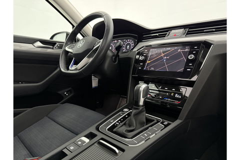 Volkswagen Passat 1.4 TSI 218PK GTE | Panoramadak | Virtual Cockpit | LED | Camera | Trekhaak | Navigatie | Adaptive Cruise
