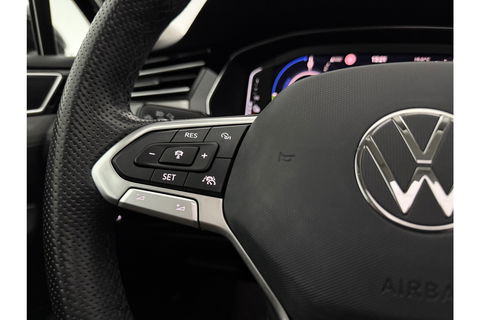 Volkswagen Passat 1.4 TSI 218PK GTE | Panoramadak | Virtual Cockpit | LED | Camera | Trekhaak | Navigatie | Adaptive Cruise